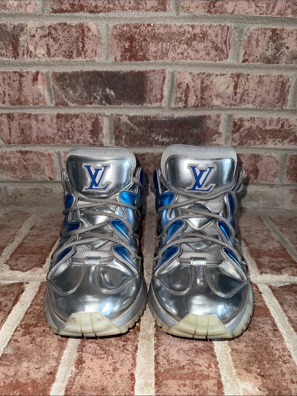 Louis Vuitton trainer Silver and Blue zigzag Iridescent Sneakers size 8